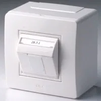 Коричневый