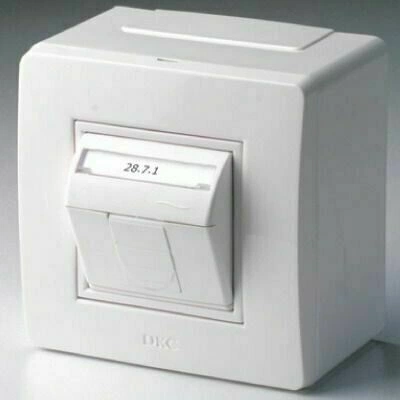 ДКС Коробка в сборе с 1 розеткой RJ45, кат.5е (телефон / компьютер), белая